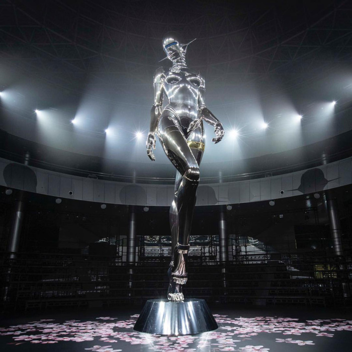 Hajime Sorayama 2019 Dior nu metal fashion