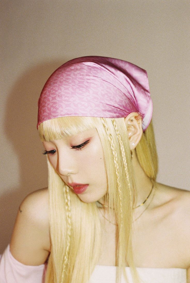 Taeyeon bandana 2000s