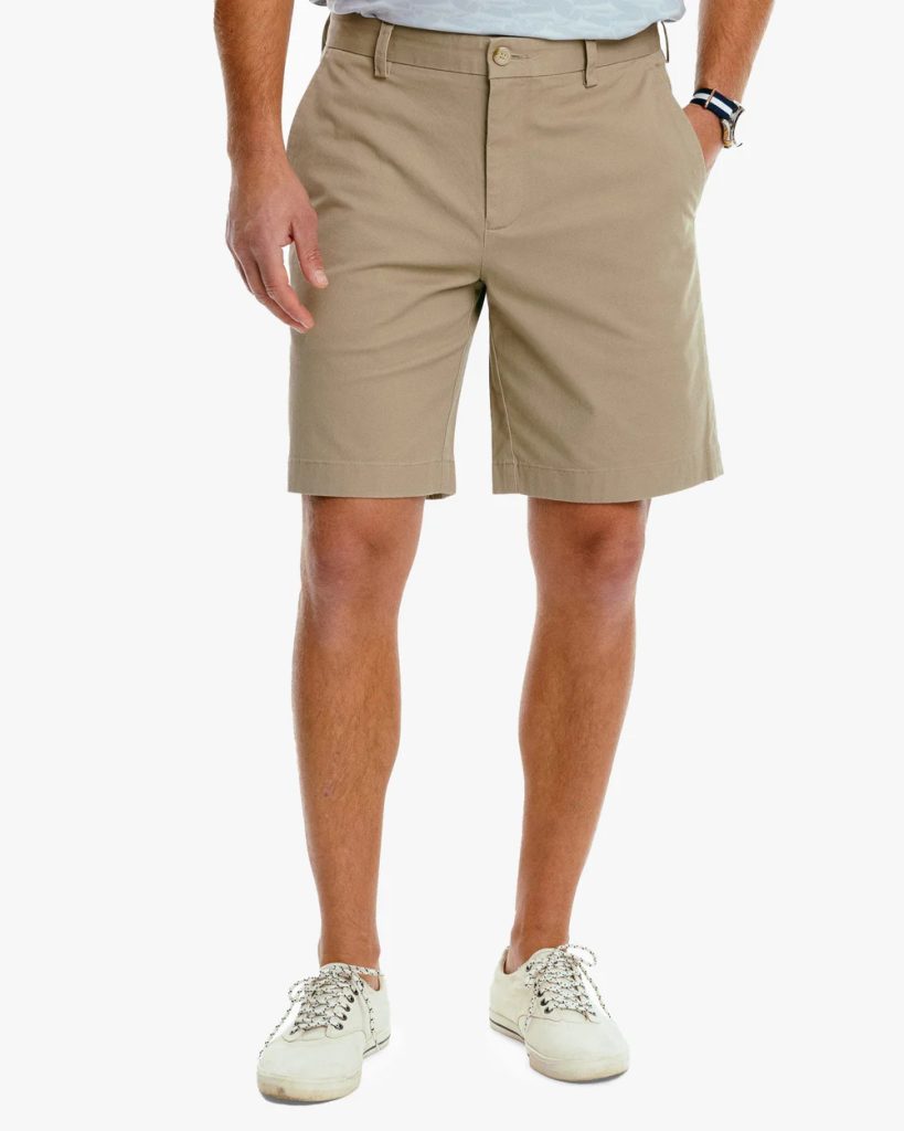 Men's khaki shorts, when it comes to styling men's khaki shorts, there are certain matching rules and guidelines that can help you create