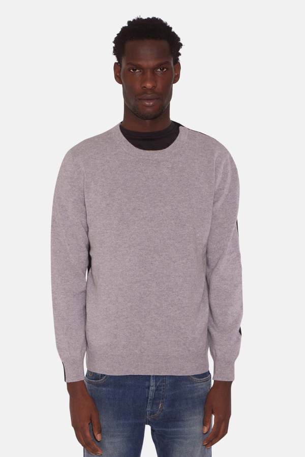 Harden sweaters, often mistakenly referred to as 'harden' sweaters, are those that are designed with durability and longevity in mind.