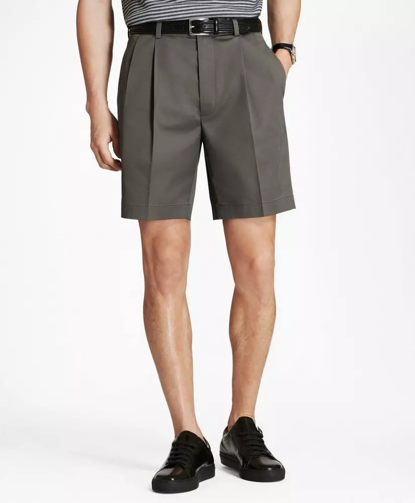 Men's pleated shorts are a versatile and stylish wardrobe staple that can be dressed up or down for various occasions.