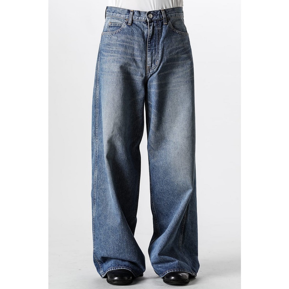 oversized jeans