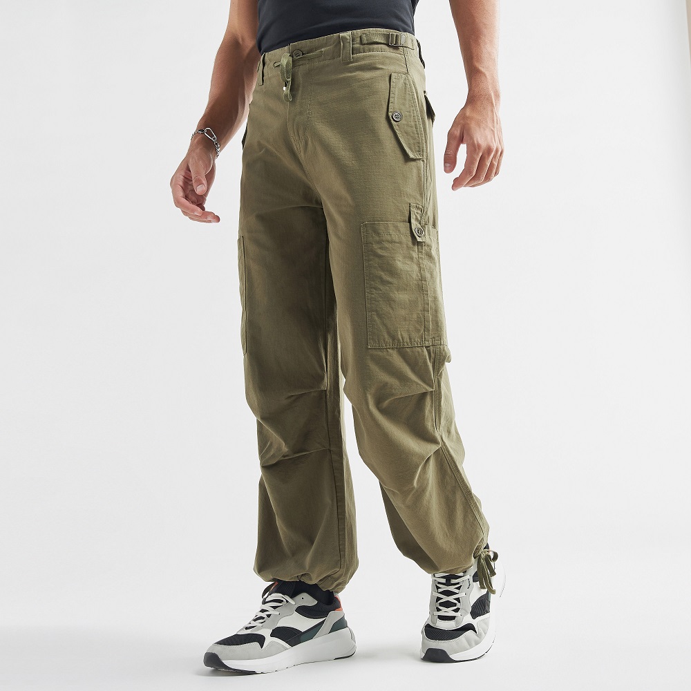 baggy cargo pants