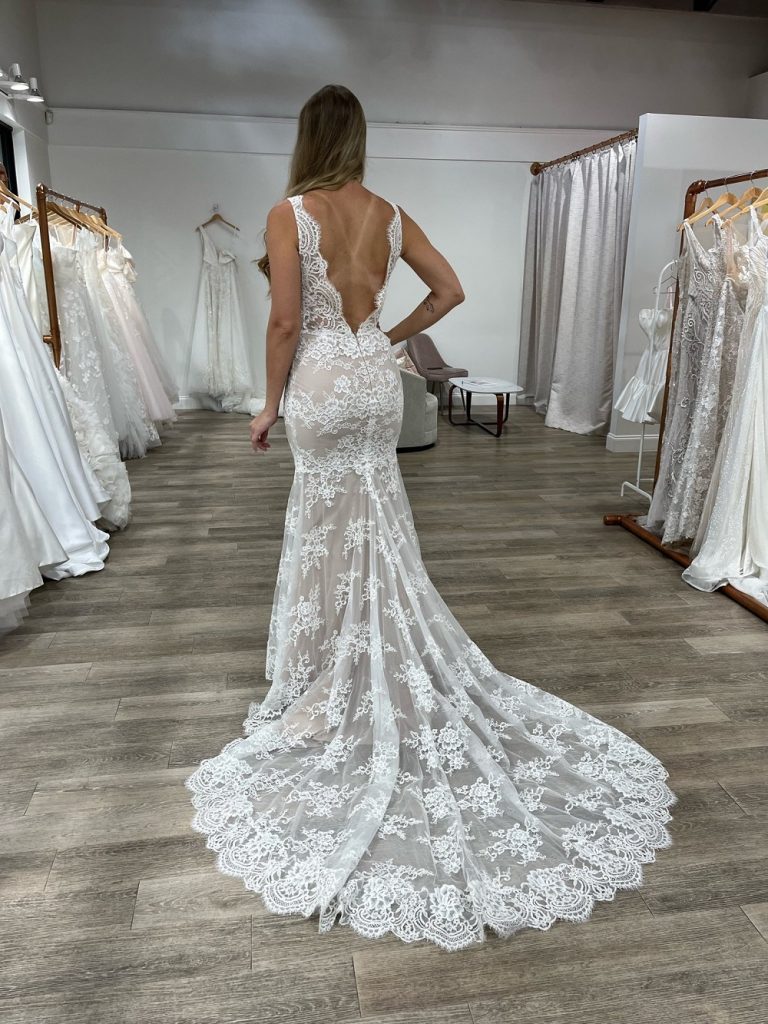 Regina Monique Lhuillier Wedding Dress