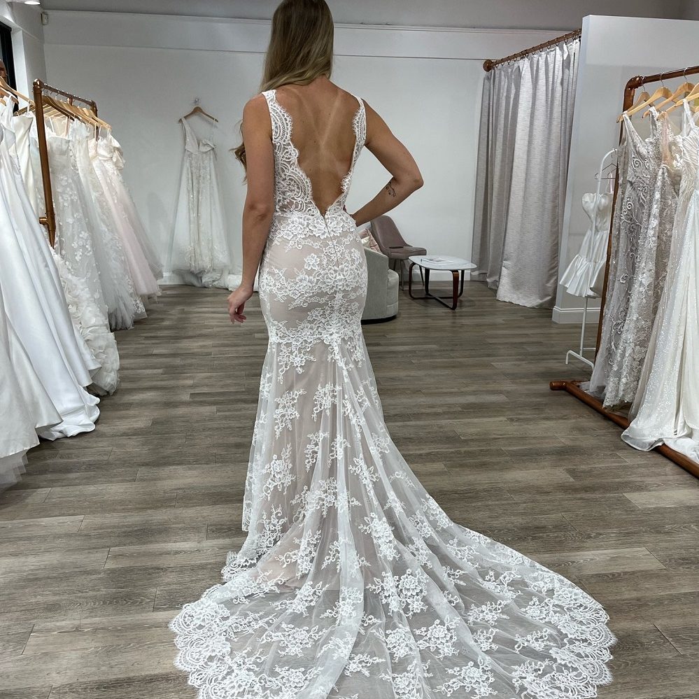 Regina Monique Lhuillier Wedding Dress