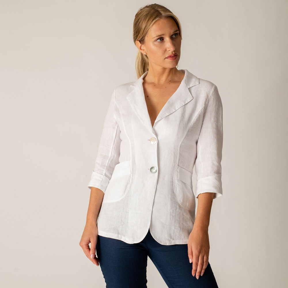 women’s fitted blazer