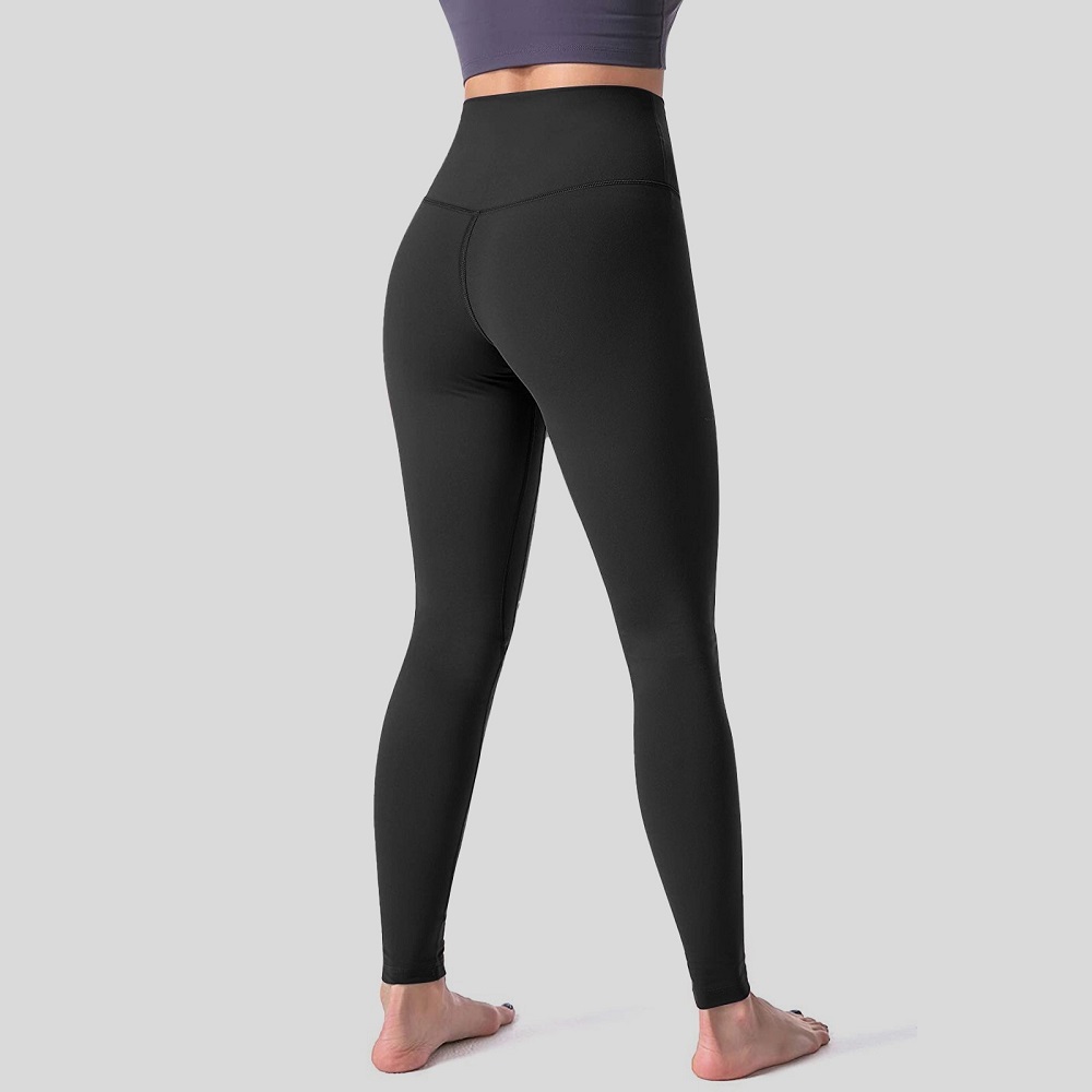 black yoga pants