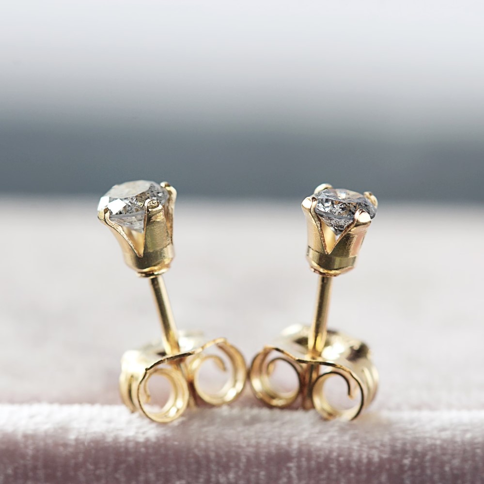 earrings studs