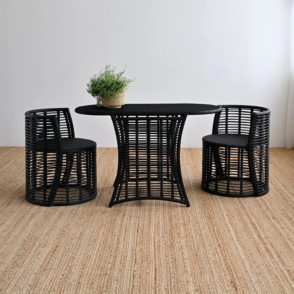 outdoor table and chairs