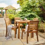 outdoor table and chairs