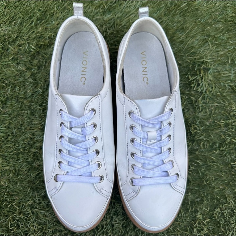 vionic winny sneaker
